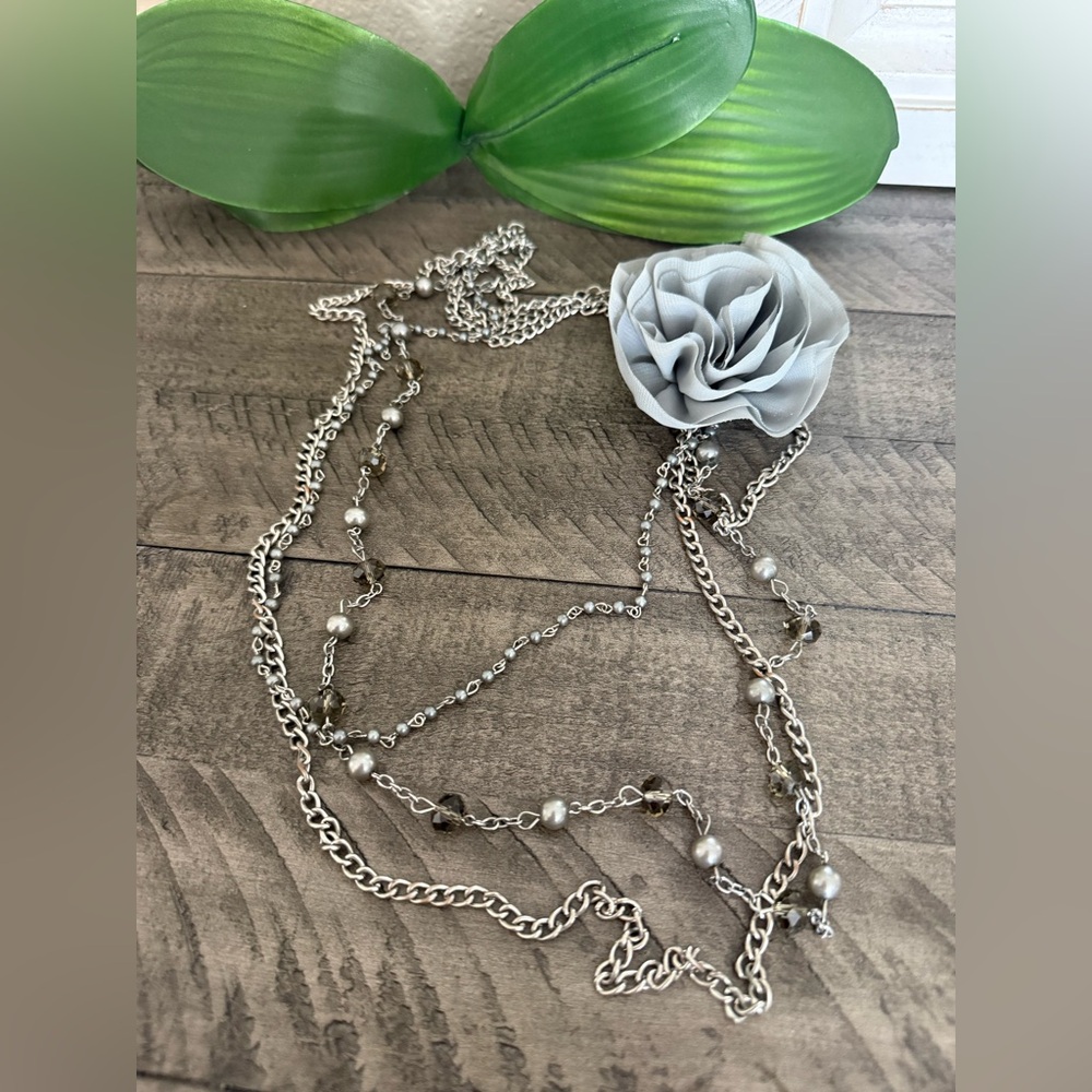 Vintage Elegant Silver Floral Necklace